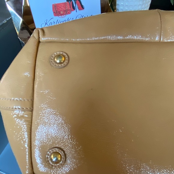 Authentic YSL Easy Bag Patent Leather - Picture 7 of 16